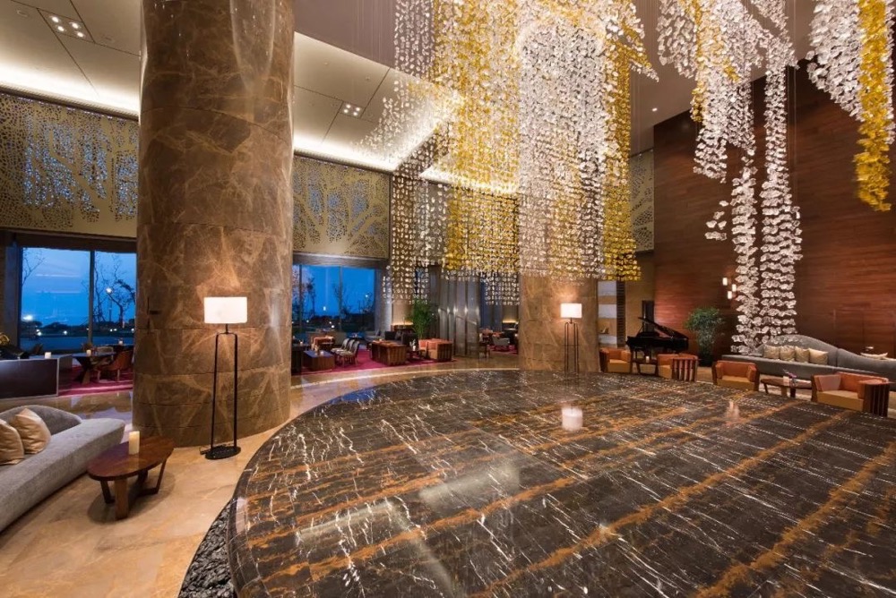 “面朝大海”周全启动 | 烟台开发区宁波路上No.2希尔顿系列